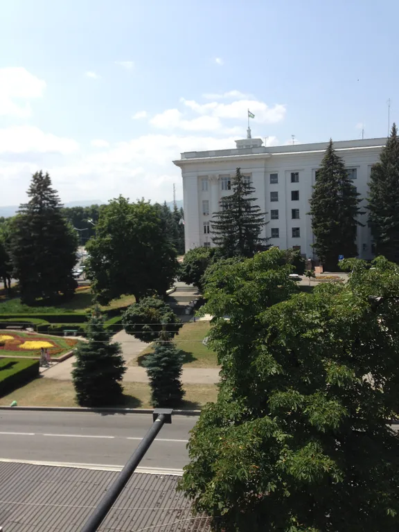 Уютная студия с видом на Белый дом и парк