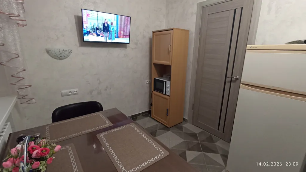 Уютная квартира в жилом районе, рядом с бассейном, магазинами и остановкой