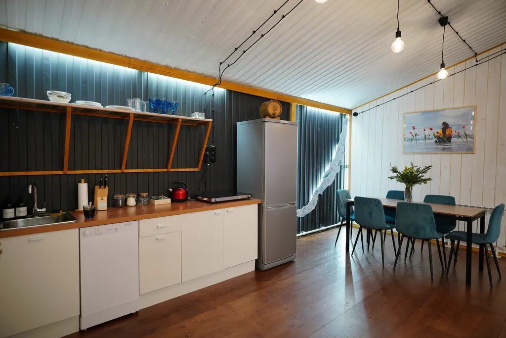 Дом с баней-юртой и караоке