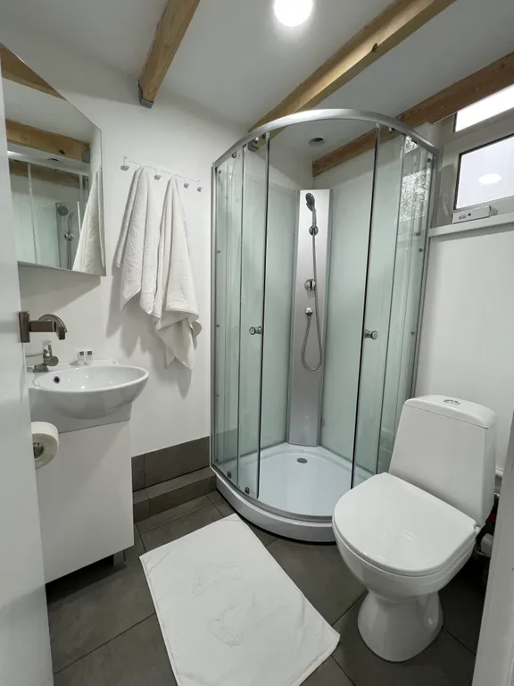 Коттедж Вилла с сауной на берегу и прямым видом на Правдинское озеро — Правдино