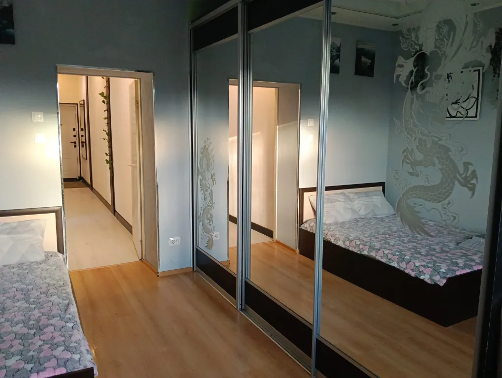 Квартира с видом из окна на самый старый дом в России