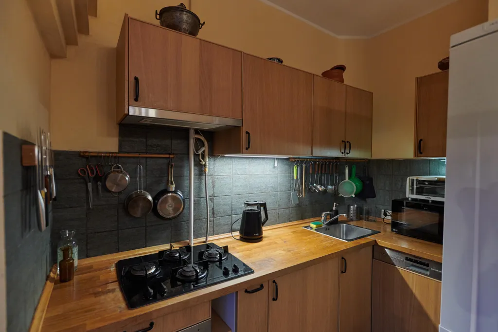 Квартира Квартира Старинная мебель в лучах солнца — Москва