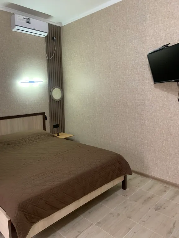 Комфортабельный дом с бассейном с видом на горы