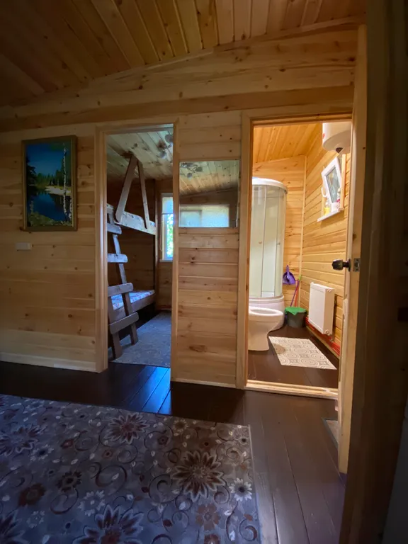 Коттедж Уютный домик в лесу №1 с двухъярусной кроватью — Кутузовское