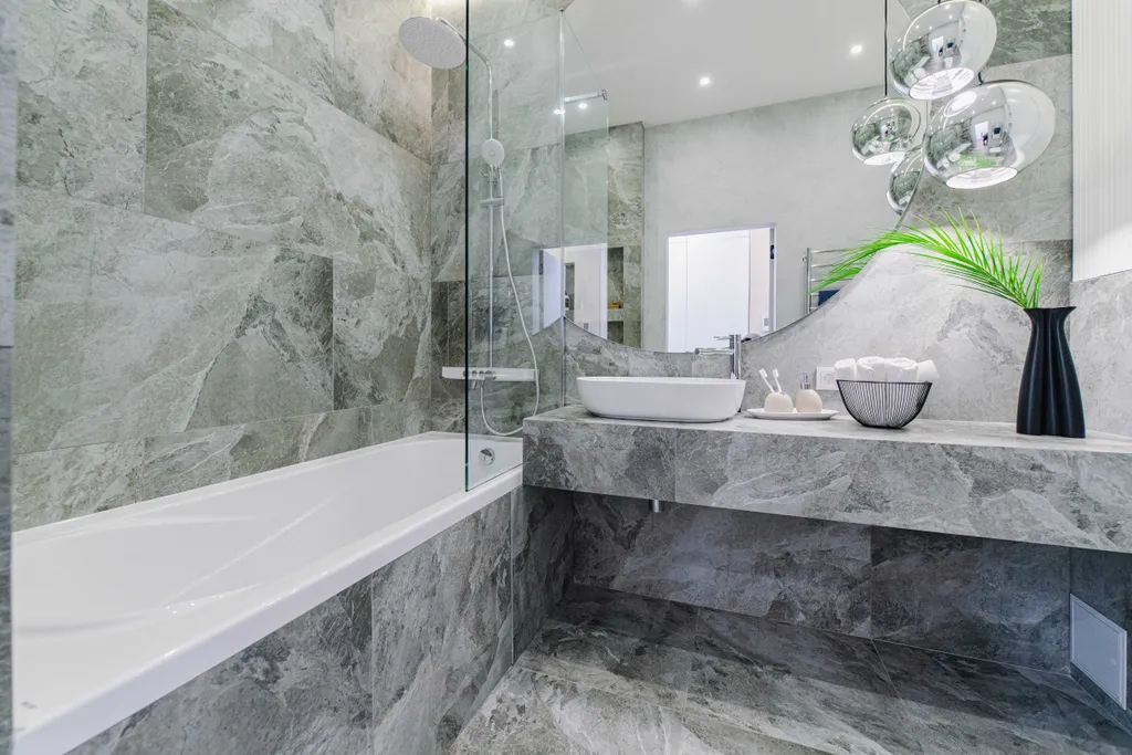 Дизайнерская квартира с камином в центре