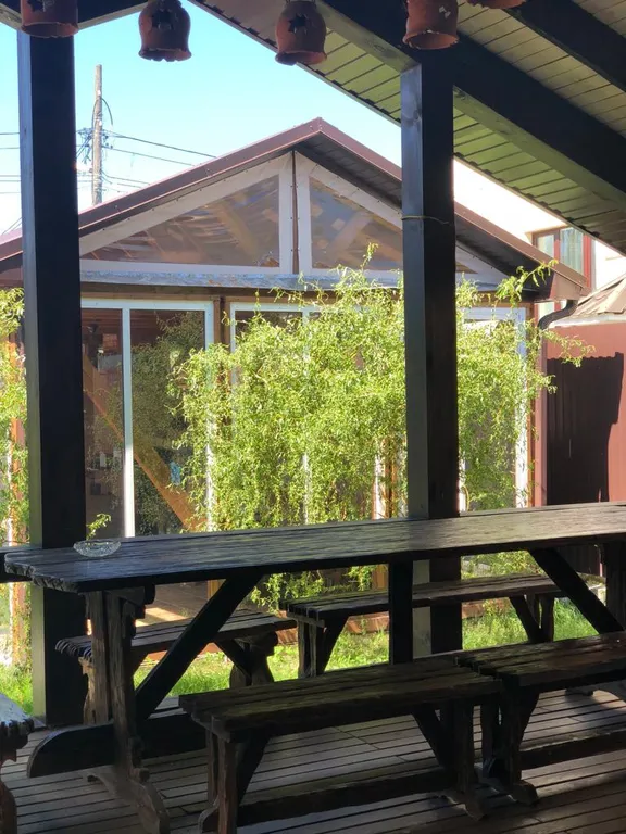 Уютный загородный коттедж недалеко от центра города