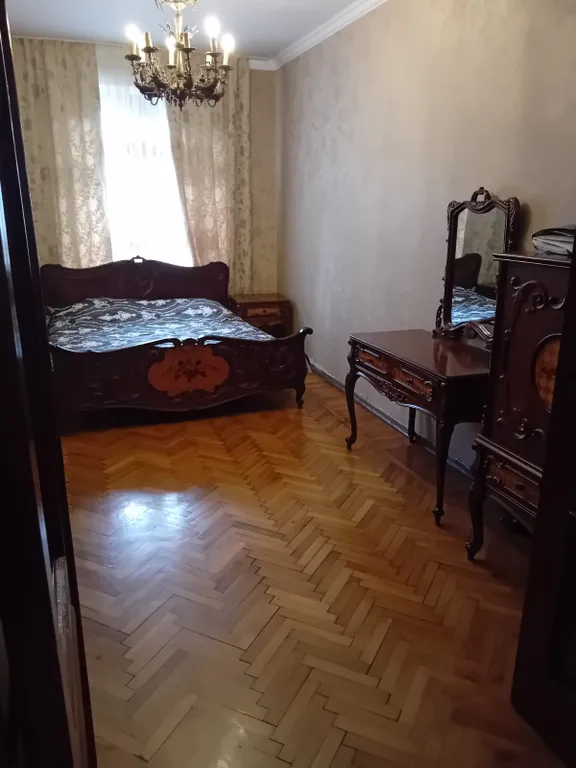 Квартира 3-комнатная квартира — Сухум