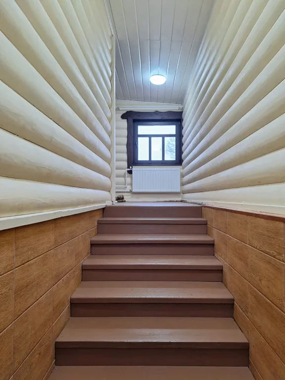 Часть дома в центре города с видом на достопримечательность