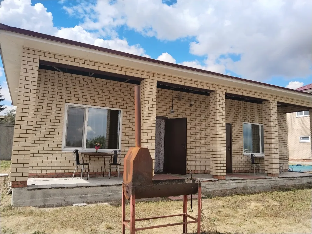 Дом с бассейном рядом с Волгой