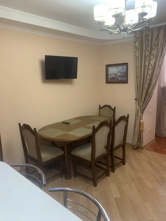 Уютная двухкомнатная квартира со своим закрытым двориком