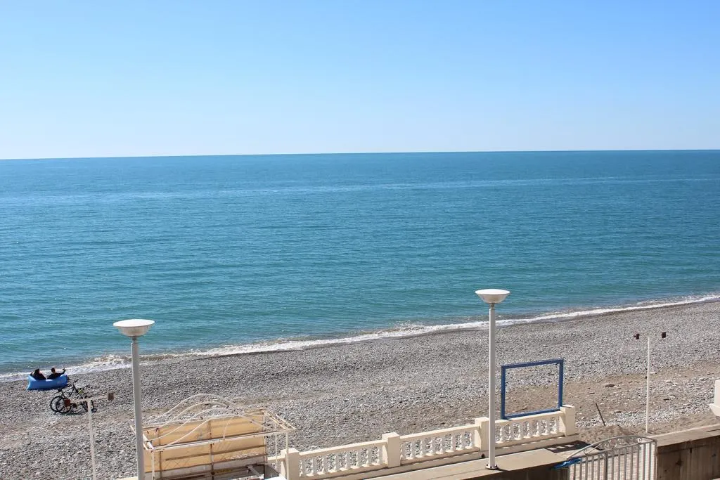 Апартамент у моря с пляжем