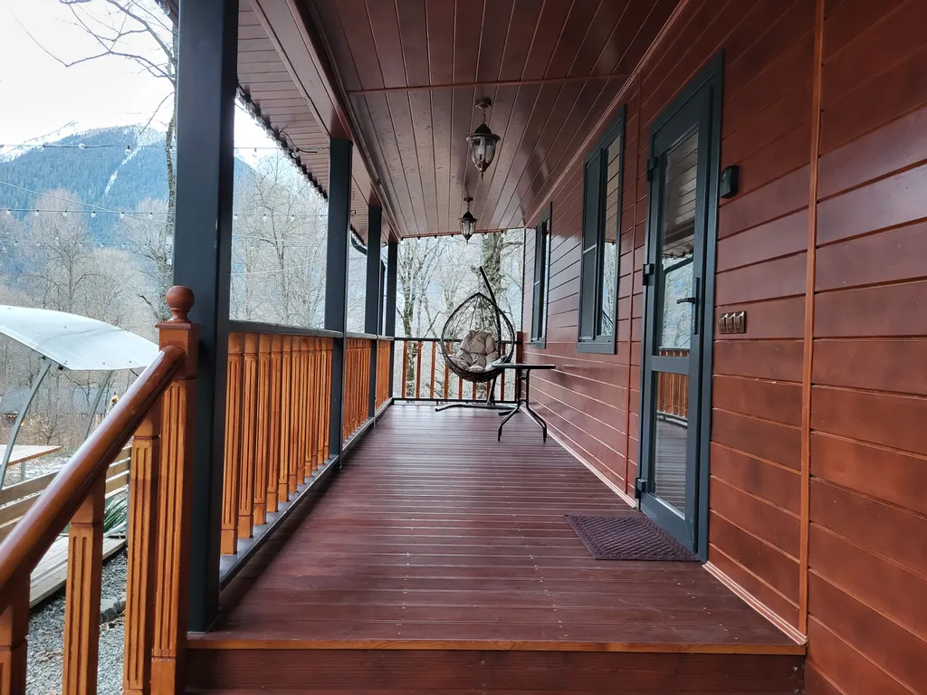 Коттедж с видом на горы (3 спальни)