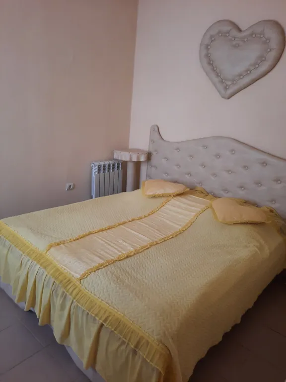 Коттедж Отдельно стоящий дом на территории гостевого дома — аренда посуточно в Калининск