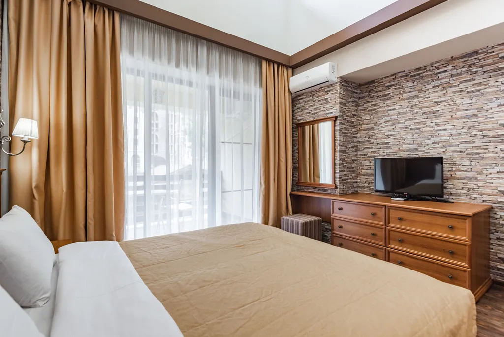 Коттедж с зоной барбекю и парковкой