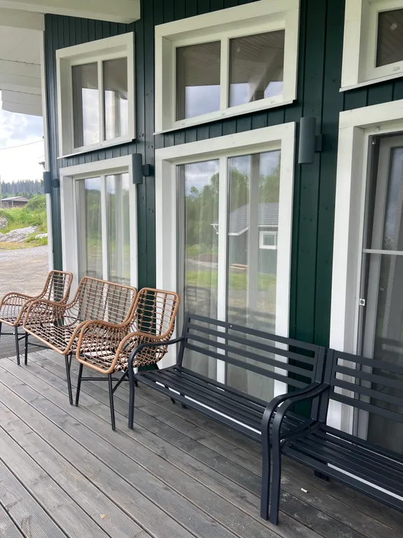 Просторный дом Елка с панорамными окнами в тихом месте