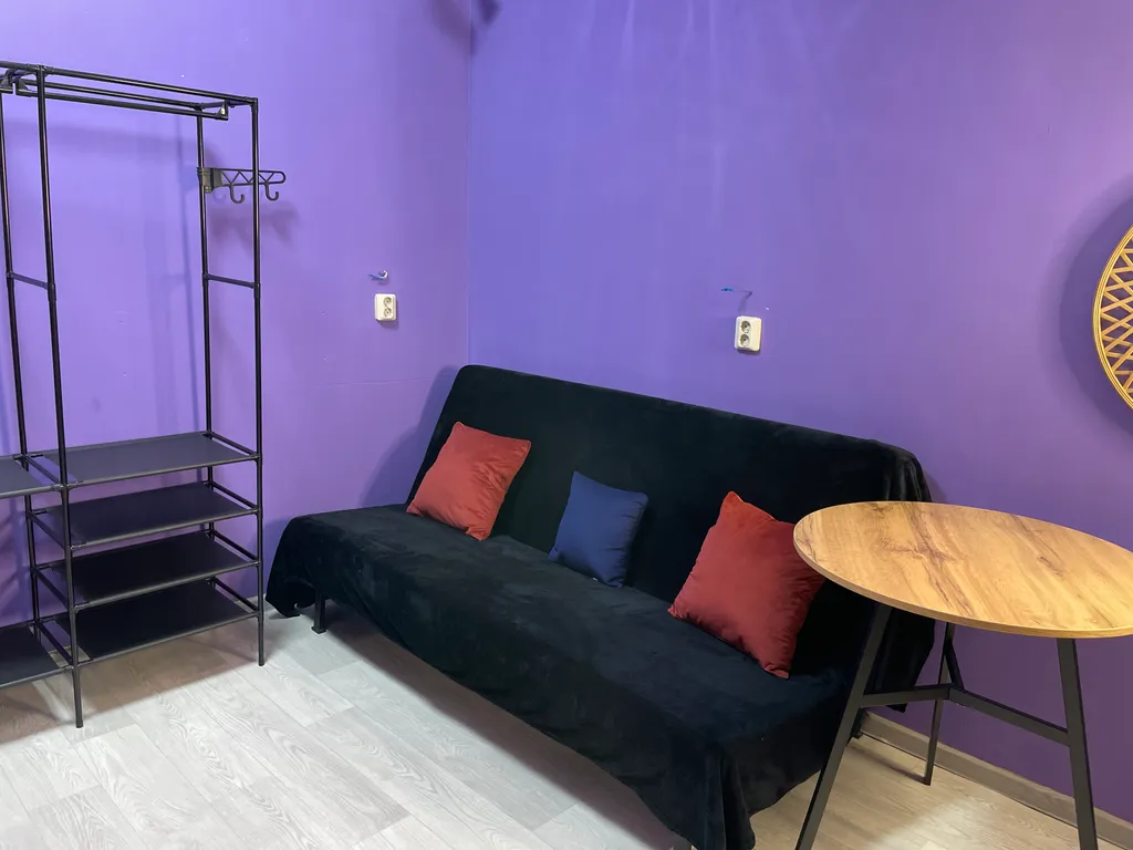 Квартира Фиолетовая комната на Невской мансарде — Санкт-Петербург