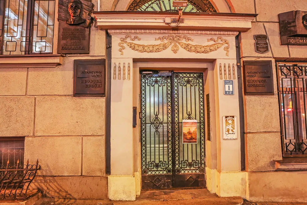 Атмосферная квартира в легендарном доме центра Минска