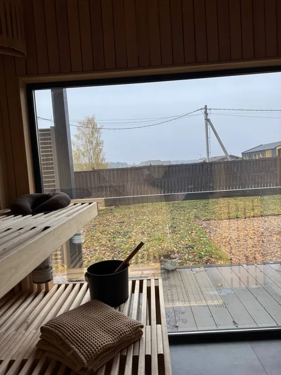 Новый стильный дом с купелью и сауной