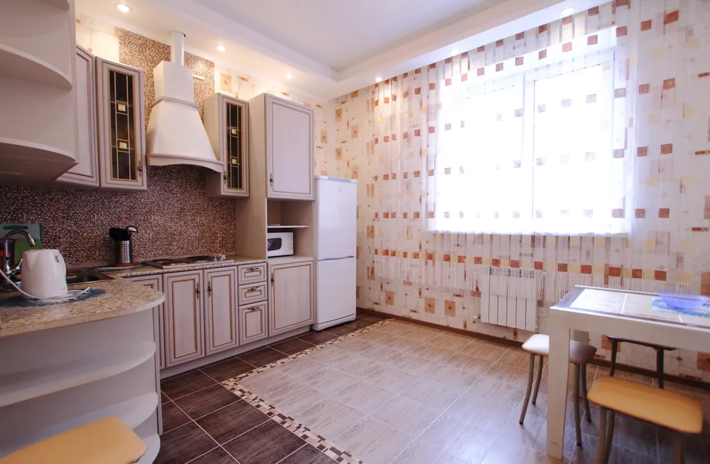 Двухкомнатная квартира с большой гостиной и балконом