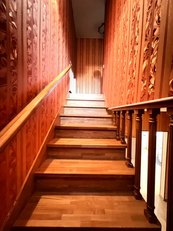 Евротрешка в таунхаусе с лужайкой и зоной барбекю