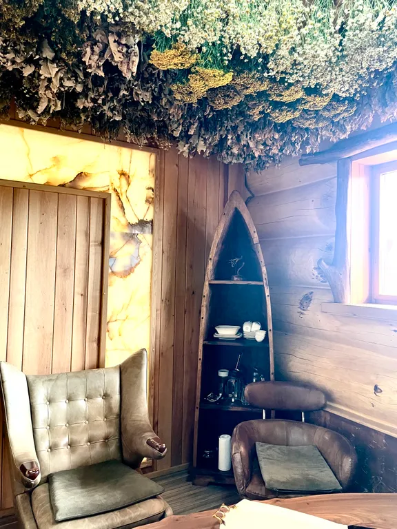 Загородный треугольный дом, с баней и чаном