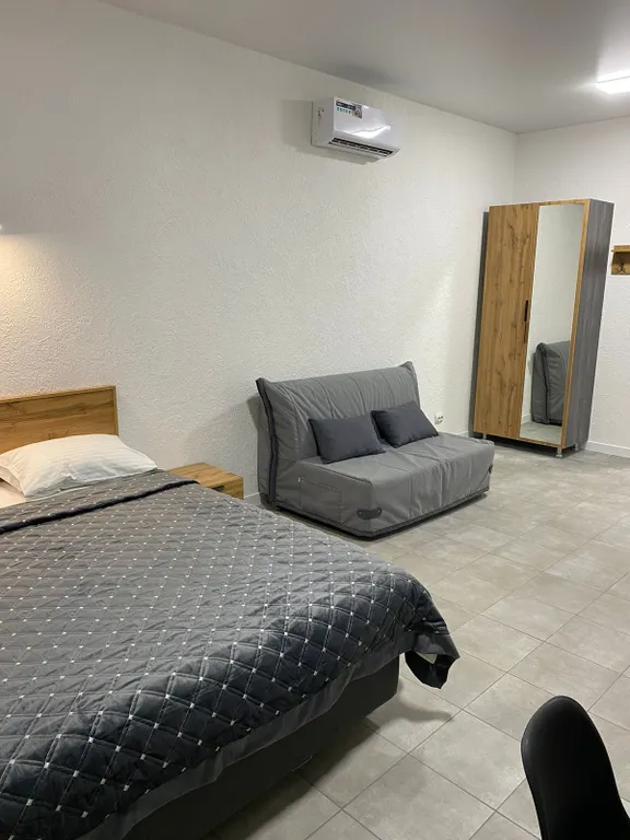 Новые семейные апартаменты, двор, мангал