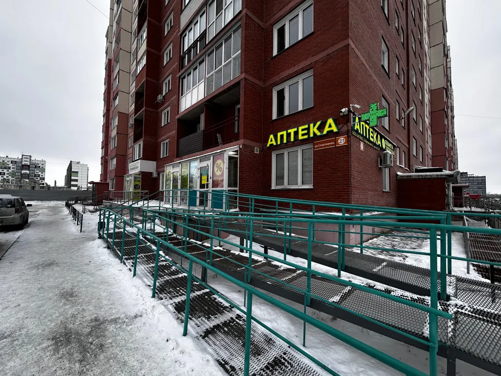 Современная квартира рядом с МНТК имени Федорова и СК Заря