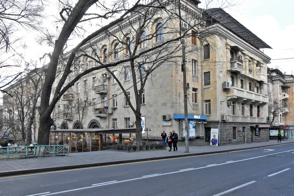 Уникальная квартира рядом с Каскадом (в самом сердце Еревана)!!!