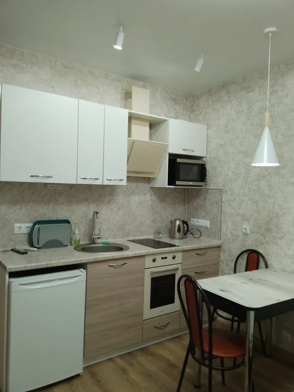 Красивая студия в центреЗаселение с14-22 часов.Паспорт РФ.залог 2000