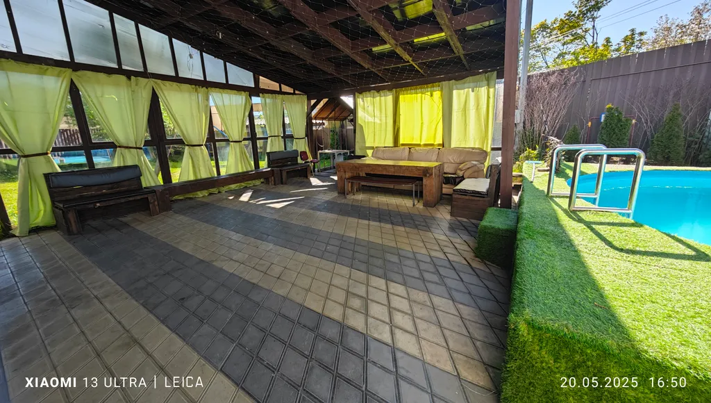 Коттедж с теплым бассейном