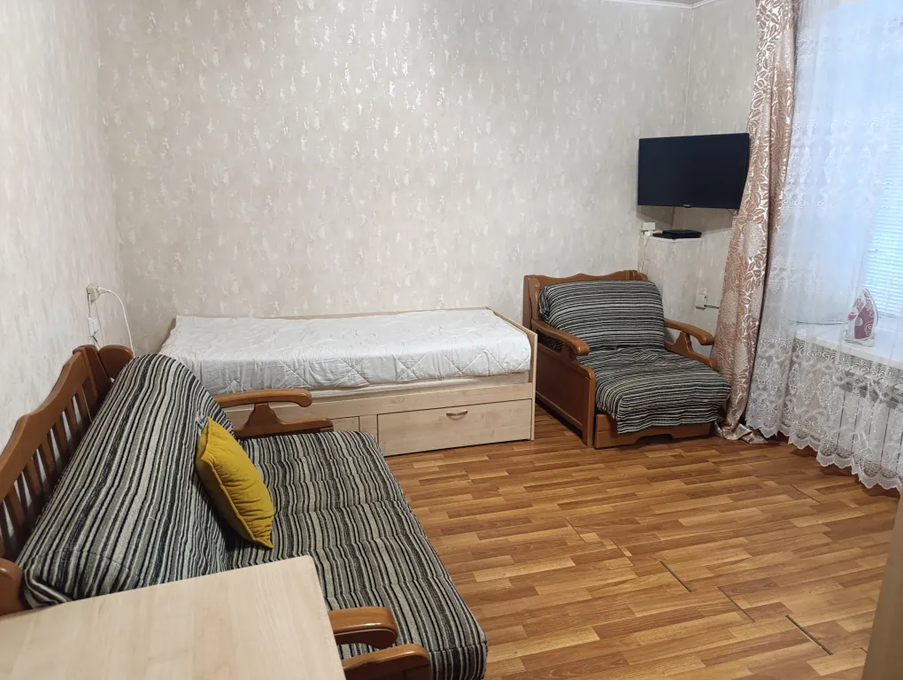 Трёхкомнатная часть дома в самом центре