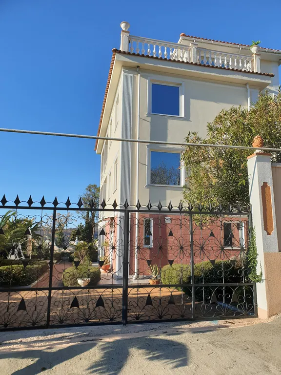 Дом в Сочи с видом на море