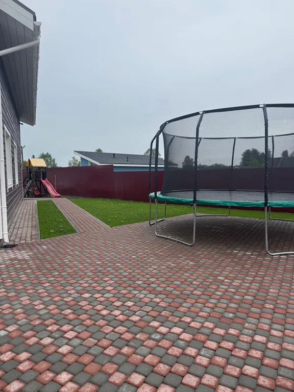 Новый коттедж с сауной и бассейном