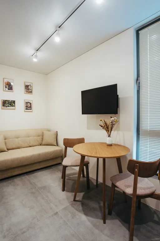 Студия с видом на горы и бассейном