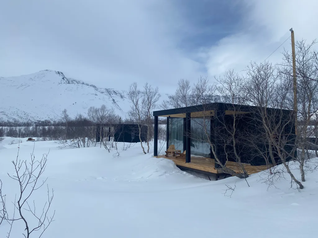 Коттедж "Сияние" — аренда посуточно в Кировск