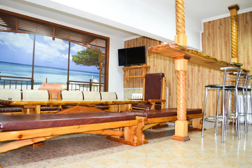 Просторный дом с новой баней и всей инфраструктурой для отдыха