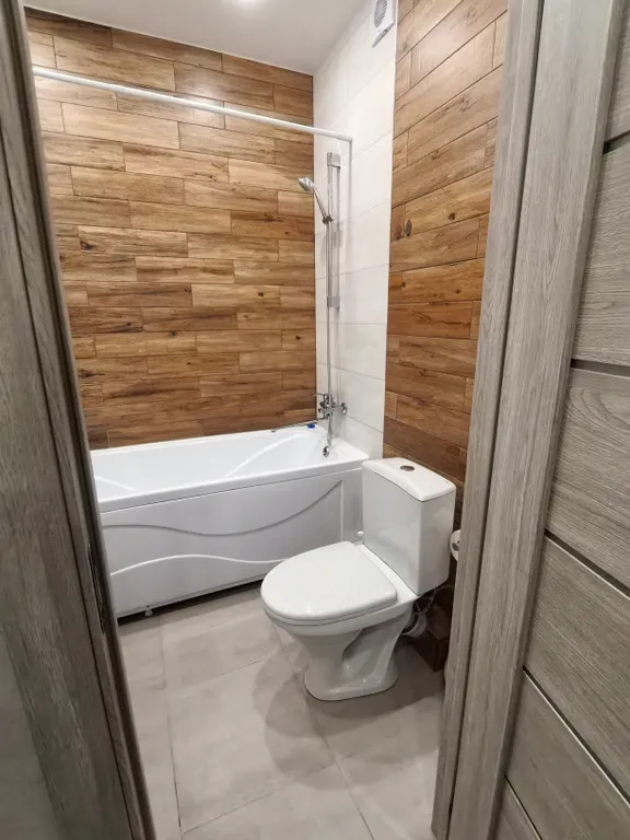 Студия с видом на город