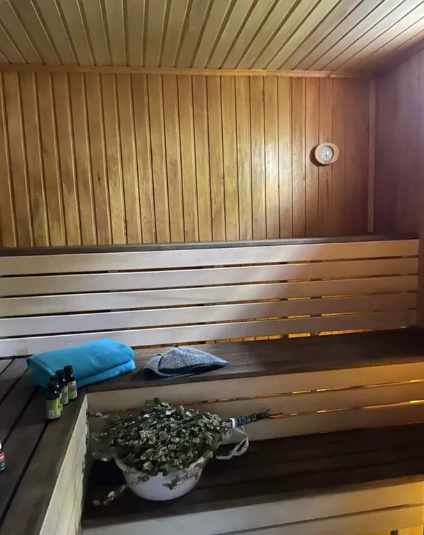 Уютный дом с видом на лес