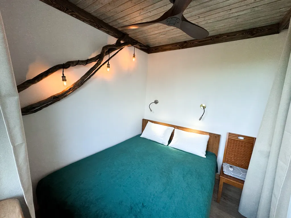 Студия с видом на море