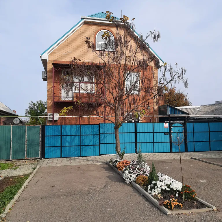 Коттедж Половина двухэтажного дома у моря — аренда посуточно в Приморско-Ахтарск