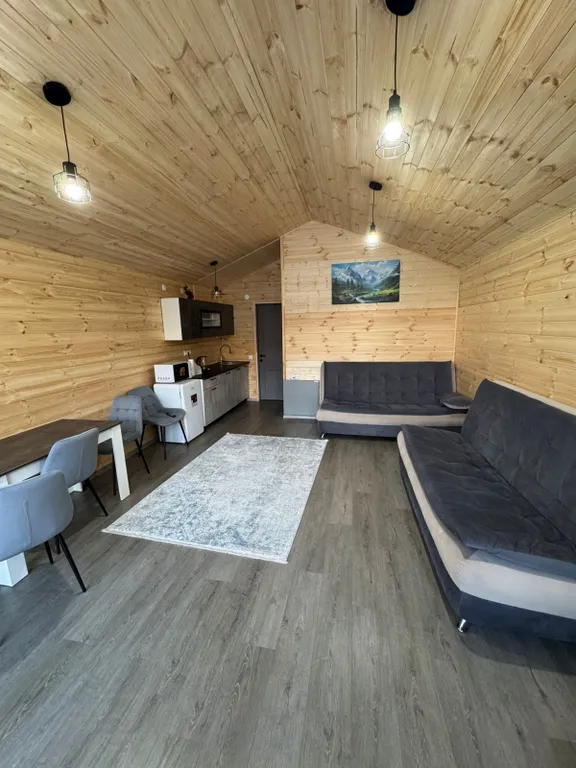 Домик с прекрасным видом на горы для приятного отдыха с друзьями