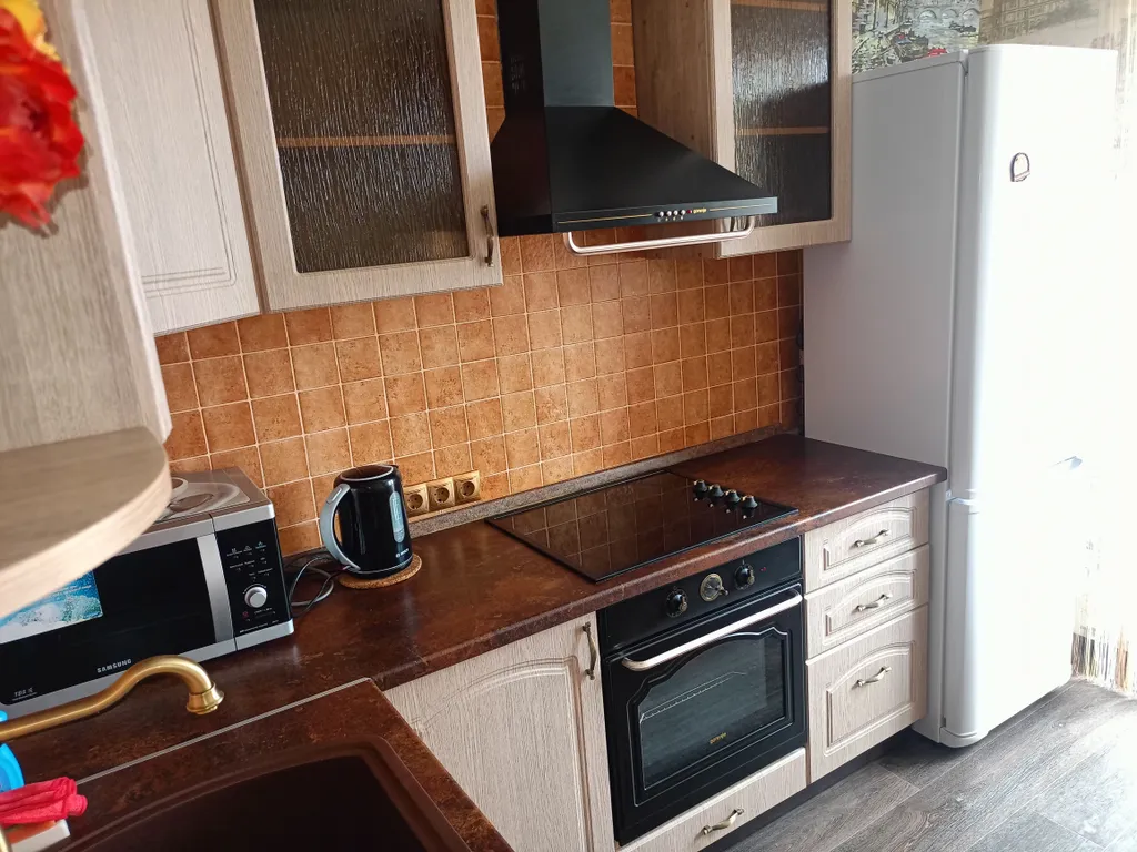 Квартира 1-комнатная возле АТ маркет, Солнечный