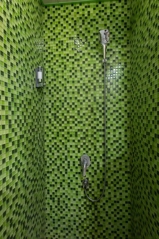 Апартаменты с видом на торговую улицу