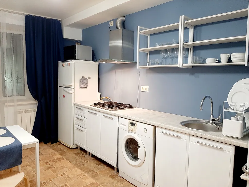 10 минут до центра, просторная квартира с индивидуальным отоплением