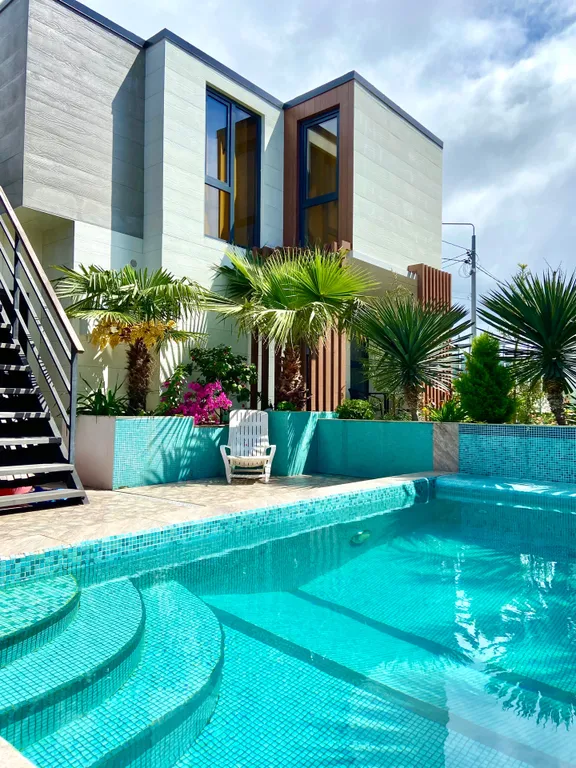 Коттедж Домик у бассейна — Сириус