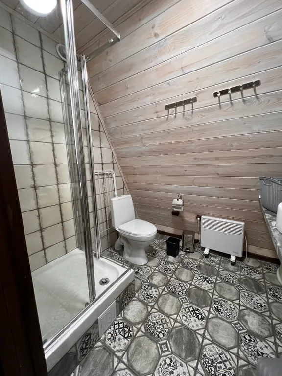 Коттедж Ёлки  Уютный домик шалаш в лесу — Архыз