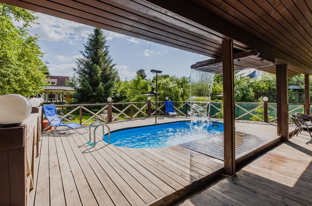 Коттедж с бассейном, баней и 5 спальнями