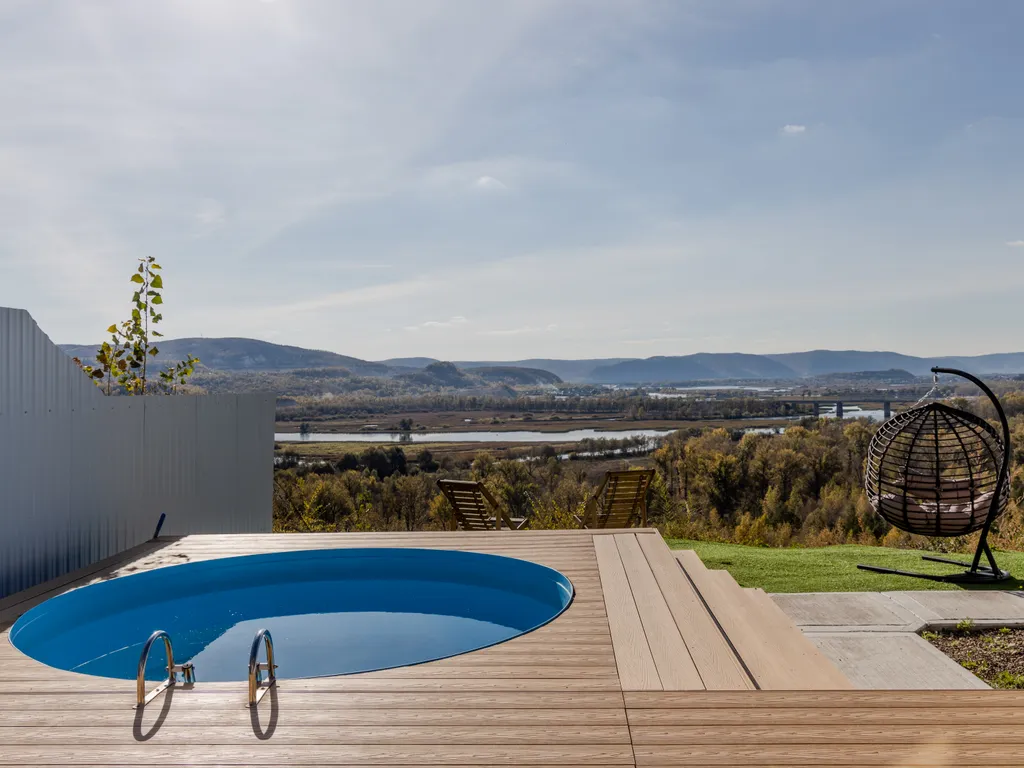 Дом Барн премиум класса с уникальным видом на горы и реку Сок