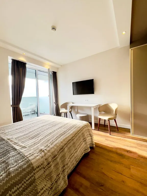 Alliance Palace, вид на закат, море и поющие фонтаны