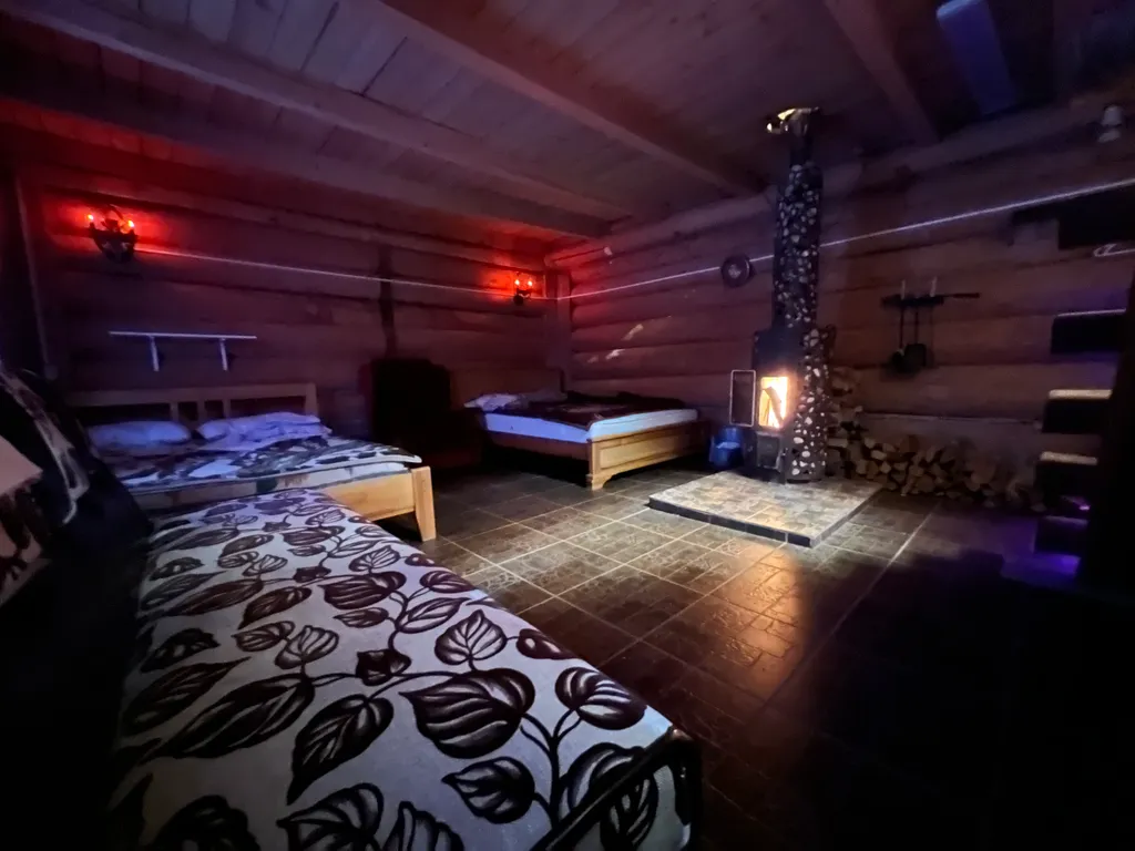 Дом Солнца на берегу озера Сиг